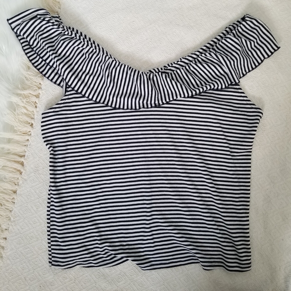 A New Day Brand Black & White Top - Picture 2 of 6